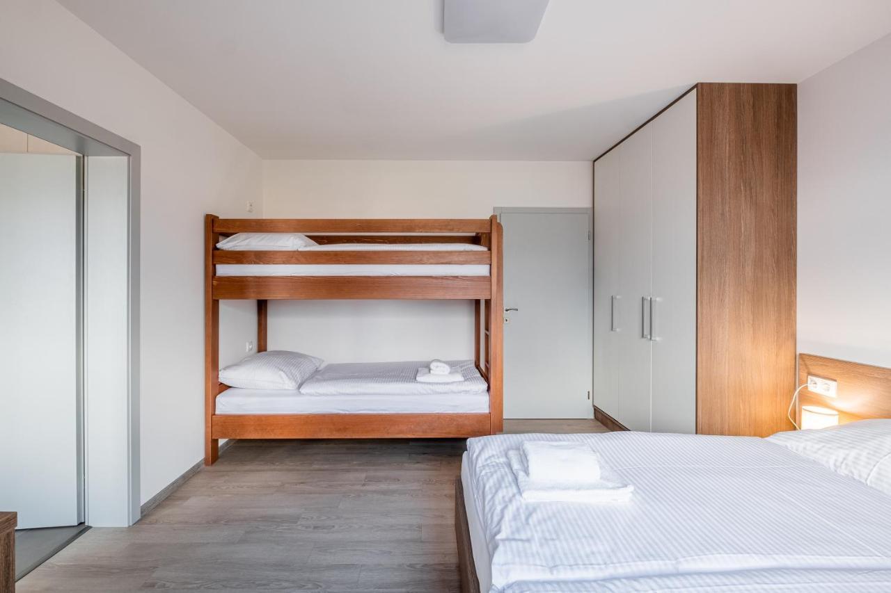 Apartmany Zabukem Mlynicky Dvur ภายนอก รูปภาพ